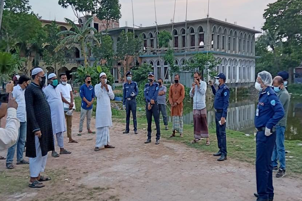 জানাজায় অর্ধ লক্ষাধিক মানুষ, ঘটনাস্থলে পুলিশের তদন্ত কমিটি