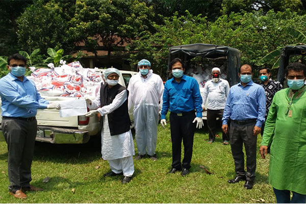 ব্রাহ্মণবাড়িয়ায় কর্মহীন মানুষের মাঝে খাদ্যসামগ্রী বিতরণ