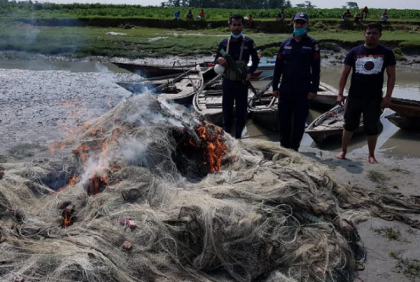 রায়পুরে মেঘনায় ৫৪ নৌকা ও ৬ লাখ মিটার জাল জব্দ