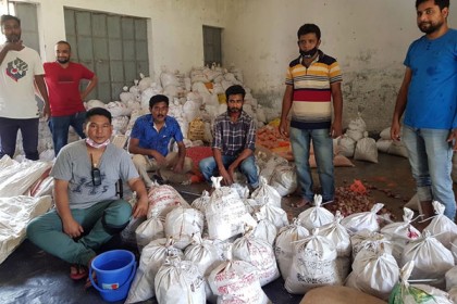 কর্মহীন ও অসহায় মানুষদের পাশে ‘প্রমোদ মানকিন ফাউন্ডেশন’