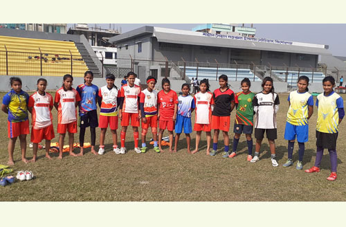 করোনায় ভাল নেই কিশোরগঞ্জের ফুটবলকন্যারা