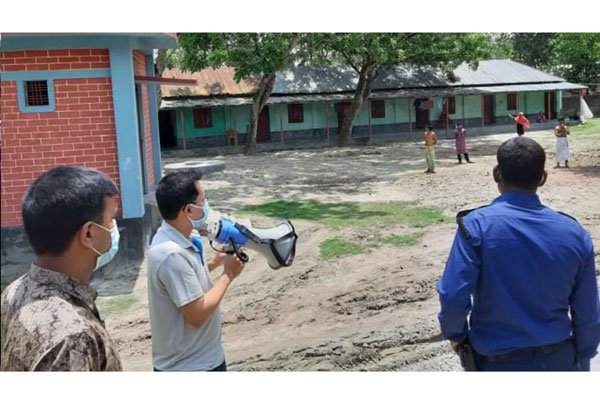 খানসামায় প্রাতিষ্ঠানিক কোয়ারেন্টাইন পর্যবেক্ষণে ইউএনও