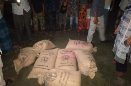 নোয়াখালীতে সরকারি ৪৫০ কেজি চালসহ আওয়ামী লীগ নেতা আটক