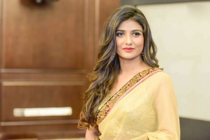 এটা বয়ফ্রেন্ডকে নিয়ে কথা বলার সময় নয়: পার্নো