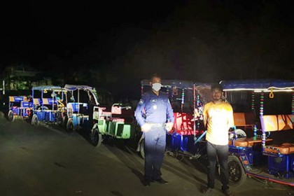 ফেসবুক পোস্টের সূত্র ধরে ছয়টি অটোসহ চোর আটক