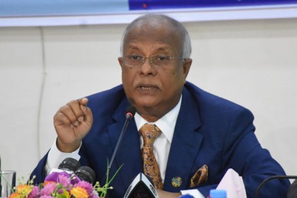 ত্রাণ বিতরণে কোনো অনিয়ম সহ্য করা হবে না : দুদক চেয়ারম্যান