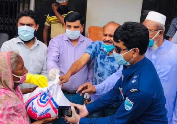 ধামরাইয়ের ১৭০০ দরিদ্র পরিবারের মাঝে খাদ্যসামগ্রী বিতরণ