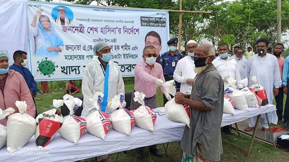 আরও ১২শ' পরিবারকে খাদ্যসামগ্রী দিলেন এনামুল হক শামীম  