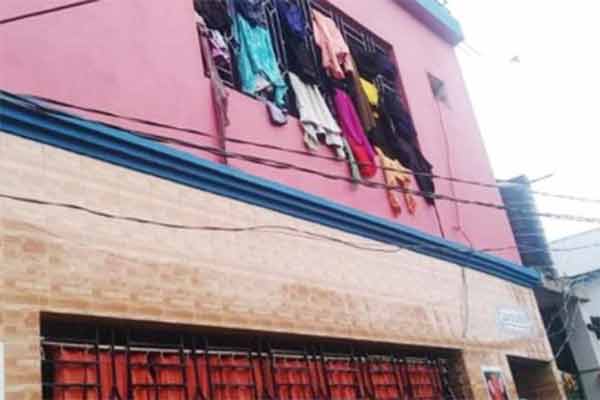 শ্রীপুরে মা ও তিন সন্তানের গলাকাটা লাশ উদ্ধার
