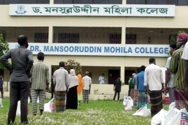 চাঁদপুরে সাড়ে ৪ হাজার পরিবারে খাদ্যসামগ্রী বিতরণ