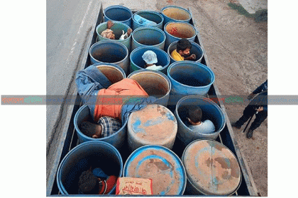 মাছের ড্রামে লুকিয়ে ঢাকা ছাড়ছে মানুষ!