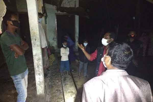 শ্রীমঙ্গলে ভাড়াটিয়াকে ঘরে তুলে দিল র‌্যাব