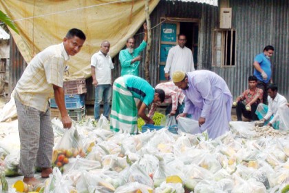 লক্ষ্মীপুরে ২ হাজার পরিবারে উপহার সামগ্রী 