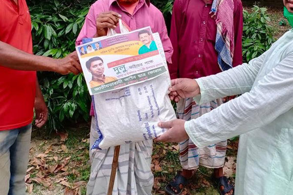 ৫০০ কর্মহীনকে খাদ্য সহায়তা দিলেন বিএনপি নেতা দুলু