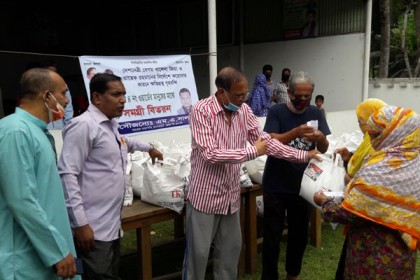বাগেরহাটে ৫ হাজার পরিবারে খাদ্যসামগ্রী বিতরণ 