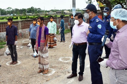 রাজশাহী ও চাঁপাইনবাবগঞ্জে গেলো কুমিল্লায় আটকে পড়া ৪৬ জন শ্রমিক 
