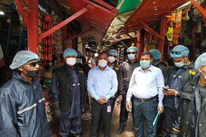 গাইবান্ধায় বেশি দামে আদা বিক্রির দায়ে জরিমানা