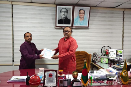 রাজশাহীতে পররাষ্ট্র প্রতিমন্ত্রীর স্বাস্থ্য সুরক্ষা সরঞ্জামাদি বিতরণ