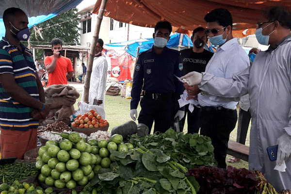 চুয়াডাঙ্গায় ৯ সবজি বিক্রেতাকে জরিমানা


