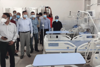 চট্টগ্রাম জেনারেল হাসপাতালের আইসিইউ পরিদর্শন করলেন মেয়র

