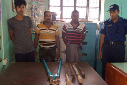 বোয়ালমারীতে ডাকাতির প্রস্তুতিকালে আটক ৪