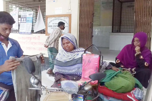 গাংনীতে বিনা চিকিৎসায় রোগীর মৃত্যুর অভিযোগ