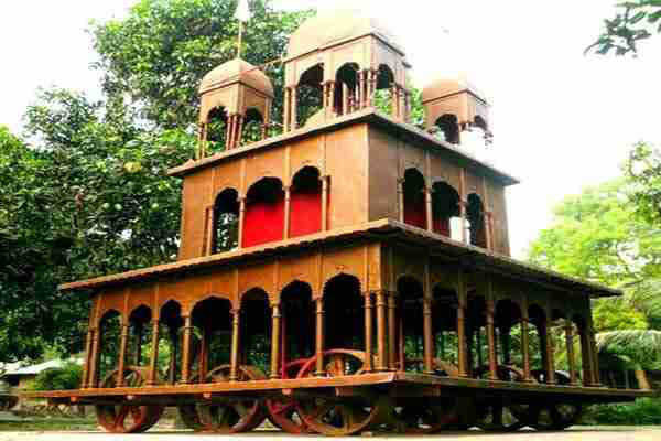 উপমহাদেশের বৃহৎ ১২ চাকার প্রাচীন পিতলের রথ নাটোরে 