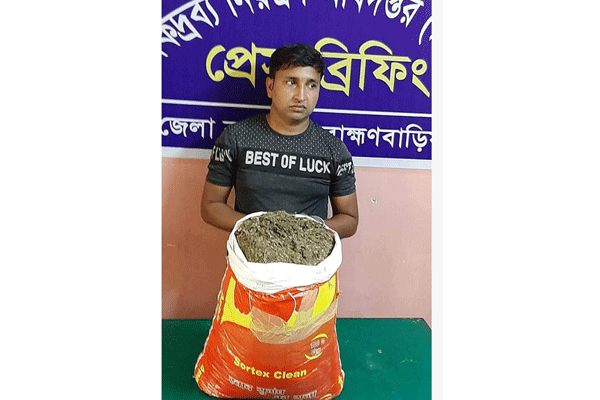 ব্রাহ্মণবাড়িয়ায় মাদক ব্যবসায়ী গ্রেফতার

