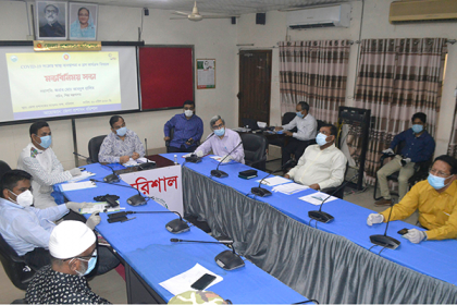 বরিশালে সমন্বয় করে ত্রাণ বিতরণের আহ্বান সচিব আবদুল হালিমের