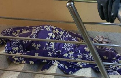 সিঁড়িতেই মৃত্যু, সৎকার করলেন কাউন্সিলর খোরশেদ