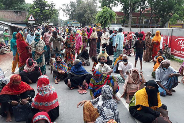 যশোরে লকডাউনের মধ্যেই খাদ্যের দাবিতে বিক্ষোভ
