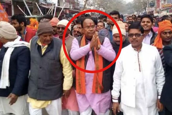 করোনা এড়াতে মুসলিমদের কাছ থেকে সবজি কিনতে বারণ করলেন বিজেপি বিধায়ক