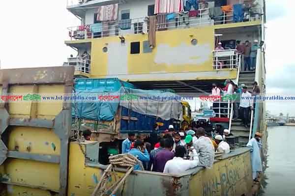 কাঁঠালবাড়ি-শিমুলিয়া নৌ-রুটে বেড়েছে ঢাকামুখী যাত্রীদের চাপ