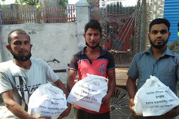 নীলফামারীতে দুস্থদের খাদ্য সহায়তা 