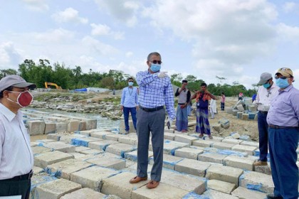 'নদীভাঙ্গনে ঝুঁকিপূর্ণ এলাকায় বাঁধনির্মাণ কাজ অব্যাহত থাকবে'