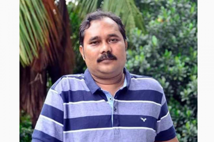 কুমিল্লার নিজ গ্রামেই সমাহিত হলেন সাংবাদিক খোকন