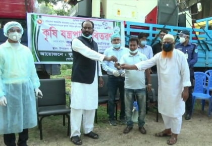 ধান কাটার আধুনিক মেশিন পেল টাঙ্গাইলের কৃষকরা