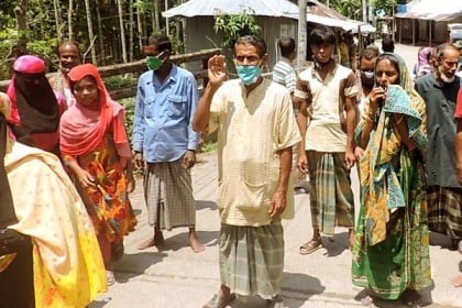 ঝালকাঠিতে ১০ টাকা কেজির চাল আত্মসাতের প্রতিবাদে বিক্ষোভ