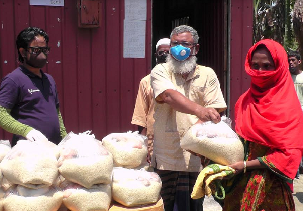 কুড়িগ্রামের দুর্গম চরের নিম্ন আয়ের মানুষদের খাদ্য সহায়তা প্রদান