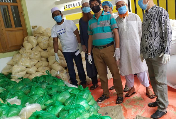 মুন্সীগঞ্জে দরিদ্র ও মধ্যবিত্ত পরিবারের মাঝে খাদ্যসামগ্রী বিতরণ