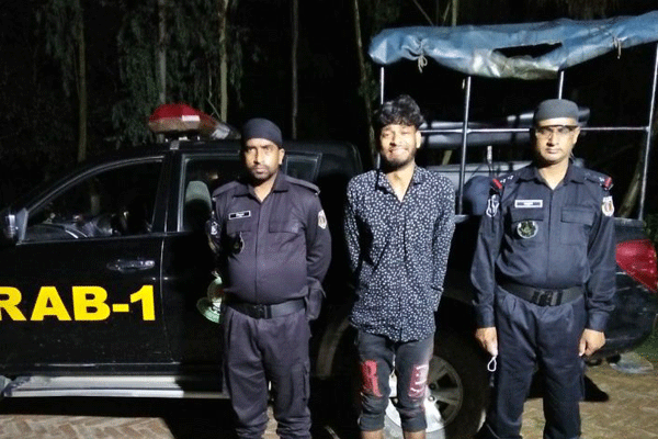 গাজীপুরে ডাকাত গ্রেফতার

