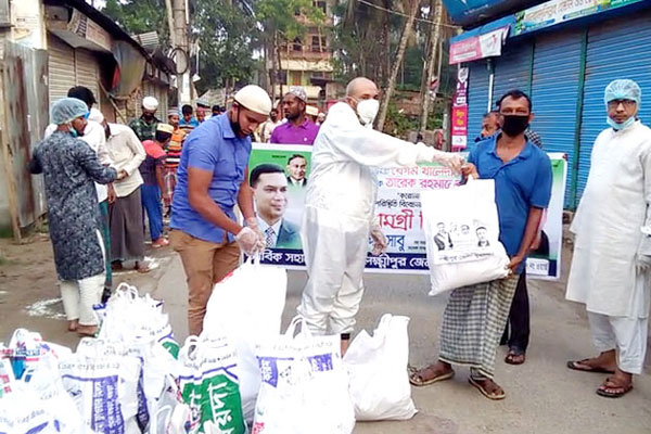 লক্ষ্মীপুরে ৫ শতাধিক পরিবারকে খাদ্য সহায়তা

