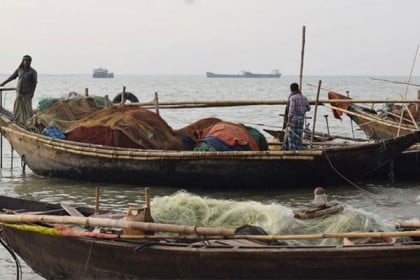 আজ থেকে মেঘনায় মাছ ধরা শুরু