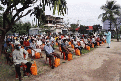 গাজীপুরে পরিবহন শ্রমিকদের খাদ্য সহায়তা

