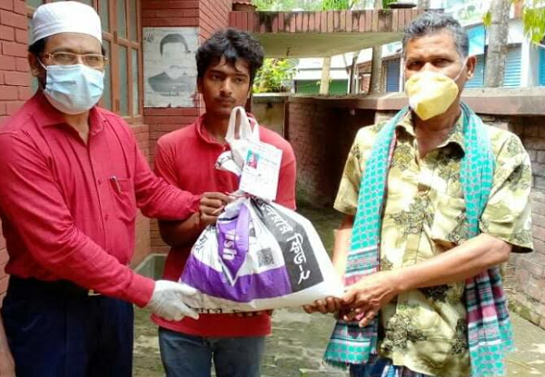 সখীপুরে ৫০০ দুস্থ পরিবারের মাঝে খাদ্যসামগ্রী বিতরণ