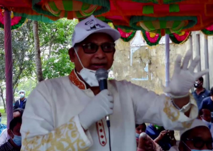 শুধু নিজে খাবেন না, পাশের বাড়ির লোকটিকেও খাওয়াবেন: রেলমন্ত্রী