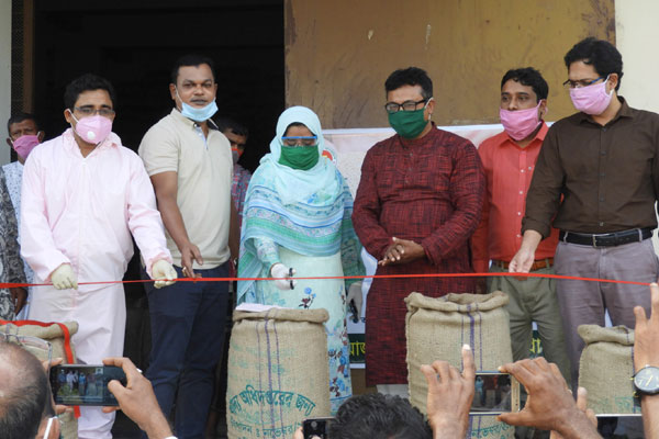 নন্দীগ্রামে সরাসরি কৃষকের কাছ থেকে ধান কেনা শুরু