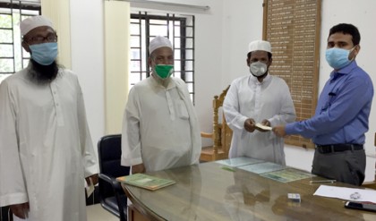 বিশ্বনাথে কওমী মাদরাসায় প্রধানমন্ত্রীর চেক হস্তান্তর
