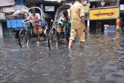 চট্টগ্রামে করোনার দুর্যোগে জলাবদ্ধতার দুর্ভোগ

