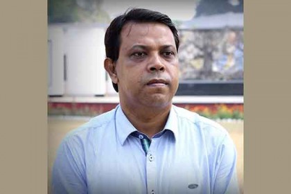 করোনায় মানুষের পাশে দাঁড়াতে রাবি টিএসসিসি পরিচালকের গান 'জাগাও বিবেক'